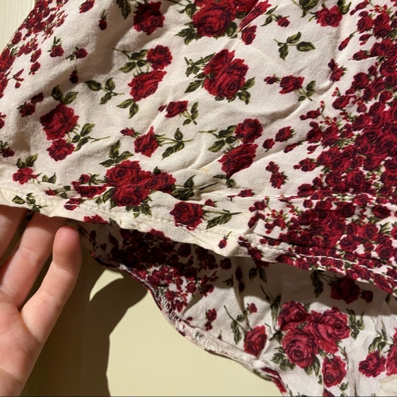 Brandy Melville Rose Shorts - Picture 5 of 6